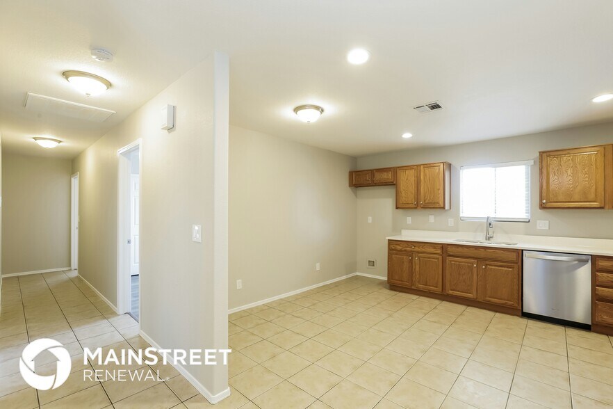 Building Photo - 401 N 111th Way
