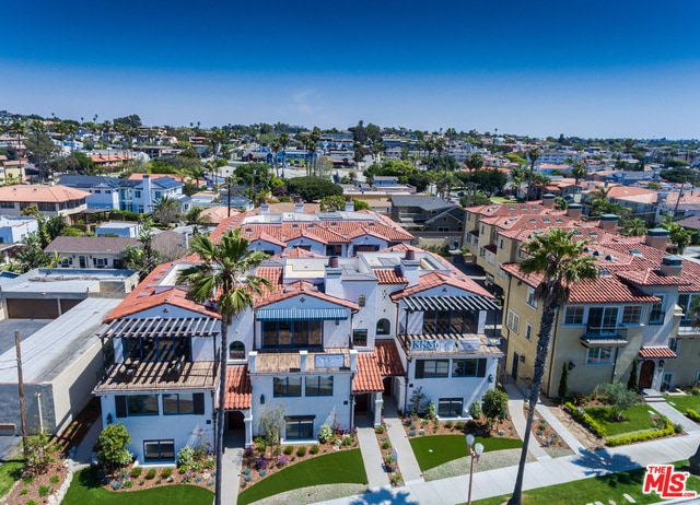 Building Photo - 810 S Catalina Ave