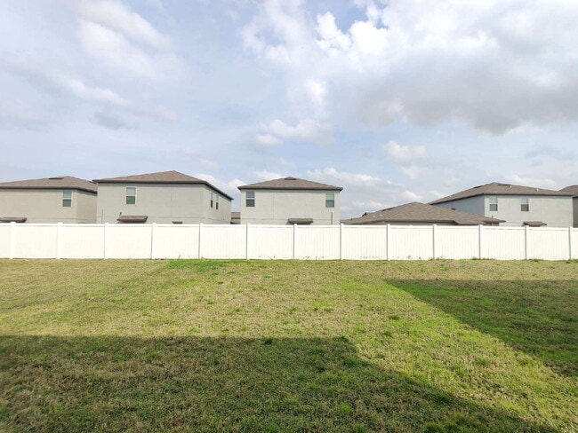 Building Photo - 7127 Samuel Ivy Dr