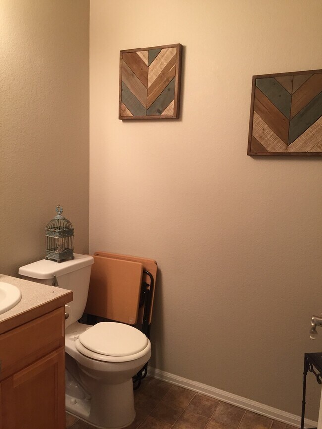 Building Photo - Beautiful 3 Bedroom 2.5 Bath Home in South...