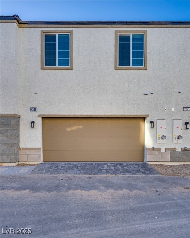 Building Photo - 6229 Dolosonte St