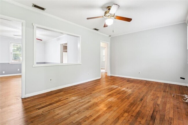 Building Photo - 315 Azalea Cir W