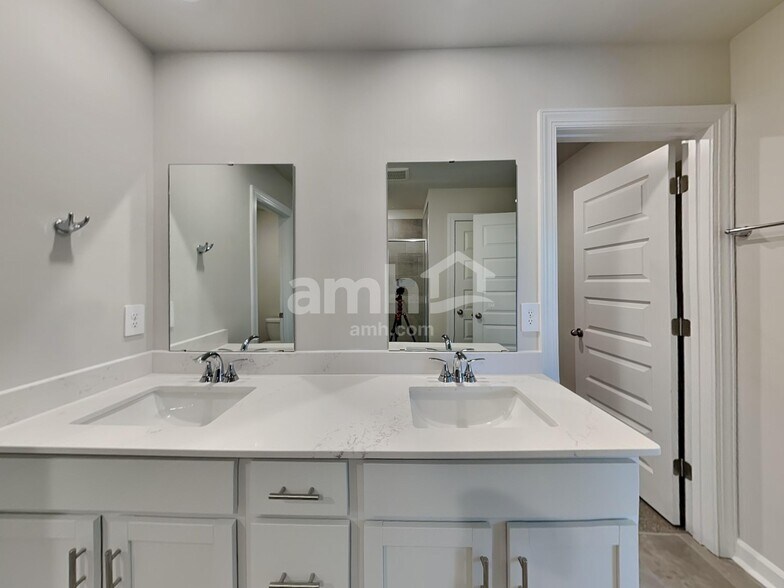 Building Photo - 206 Granby Trl