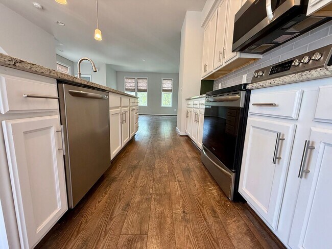 Building Photo - 2617 Avinity Pl
