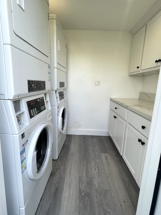 Smart remote app washer and dryers - 3211 W Alameda Ave