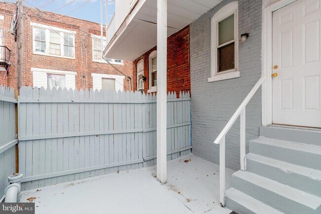 Building Photo - 1353 Howard St