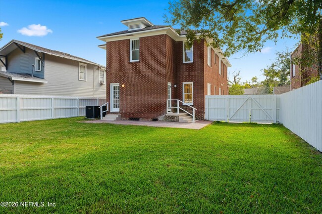 Building Photo - 2817 Selma St