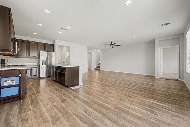 Building Photo - 7104 W Spur Dr