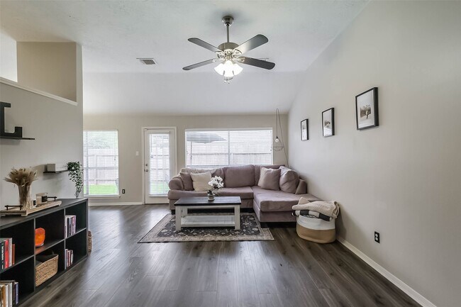 Building Photo - 4311 Duesenberg Ct