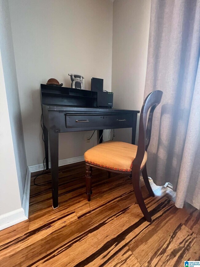 Building Photo - 1120 Beacon Pkwy W