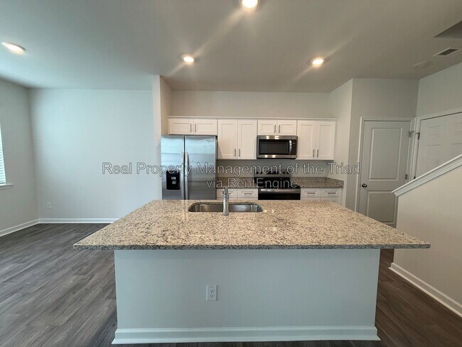 Building Photo - 1106 Broholmer Ln