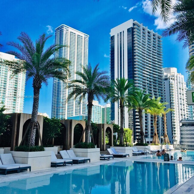 Building Photo - 801 S Miami Ave