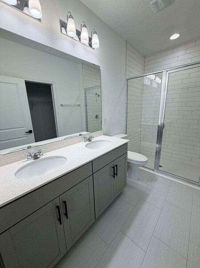 Building Photo - Beautiful 3 Bedroom, 2.5 Bathroom Townhome + Loft in Gated SilverLeaf Community