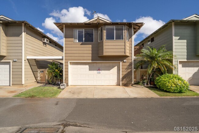 Building Photo - $3800 /3 Bed / 2 Bath / 3 Parking in Ewa B...