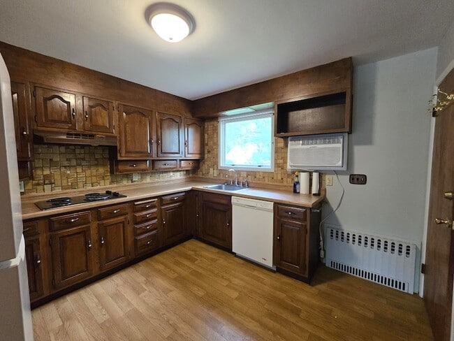 Building Photo - 721 N Carroll Ave