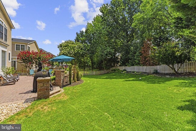 Building Photo - 43550 Riverpoint Dr
