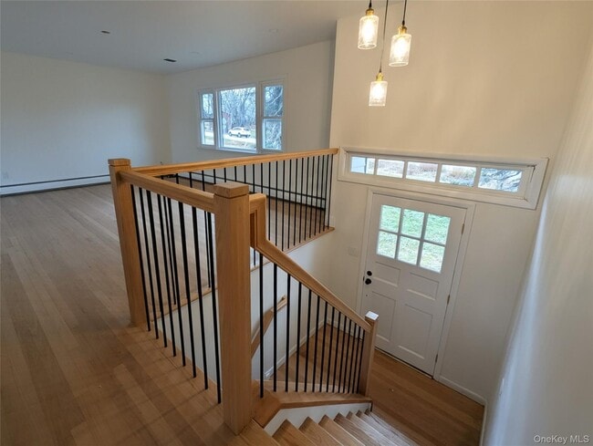 Building Photo - 727 NY-302