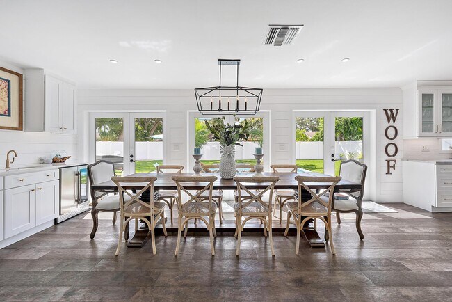 Building Photo - 8 Windsor Rd W