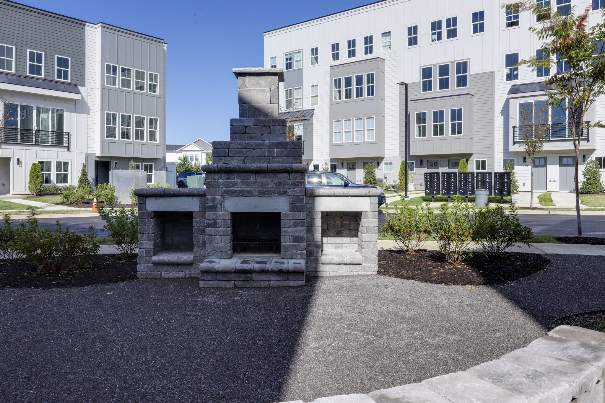 Outdoor Fireplace - 2026 Edison Park Ln