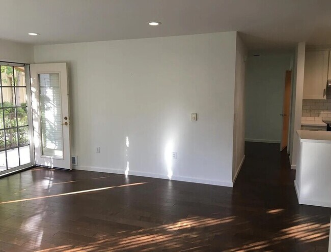 Building Photo - 635 Celebration Ct