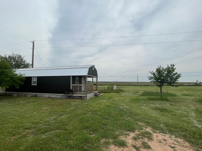 Building Photo - Cozy Fully Furnished 1-Bed 1-Bath Tiny Hom...