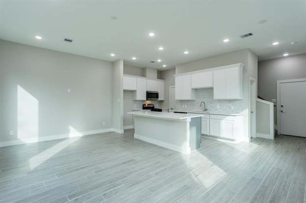 Building Photo - 4536 Sunflower St