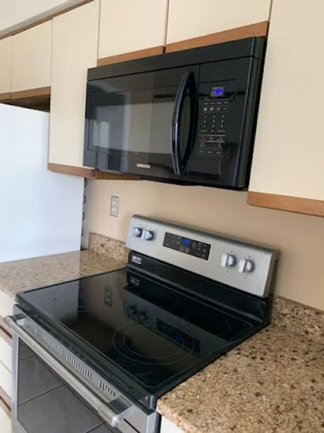 Building Photo - CONDO NEAR THE BAY