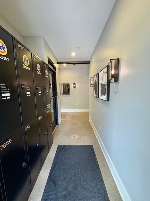 Building Photo - 504 Lyman Ave