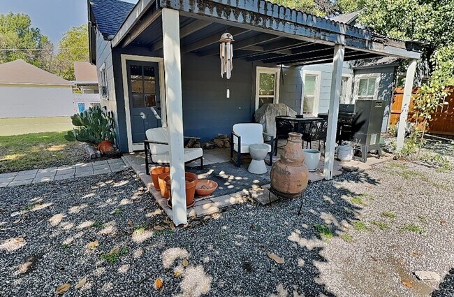 Building Photo - Updated & Modern Home Built in 1940's this...