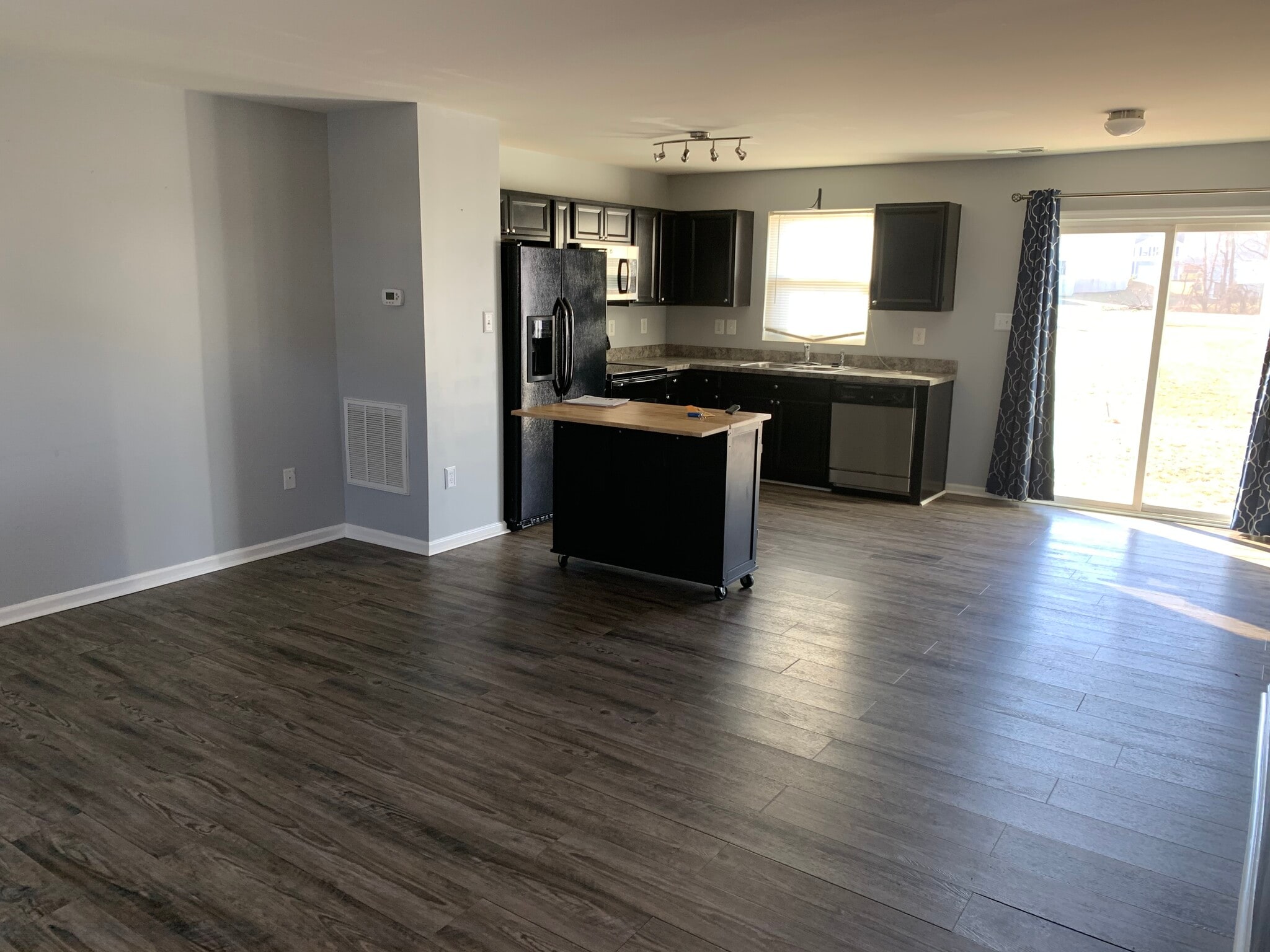 Building Photo - 120 Singleton Way