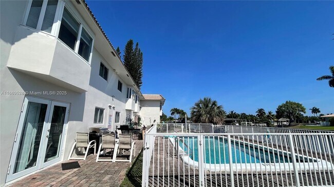 Primary Photo - 840 Pine Dr