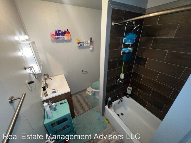 Building Photo - 3 br, 1 bath House - 1013 East Tioga Street