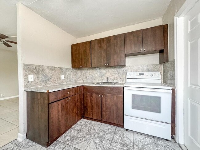 Building Photo - 1010 9th St