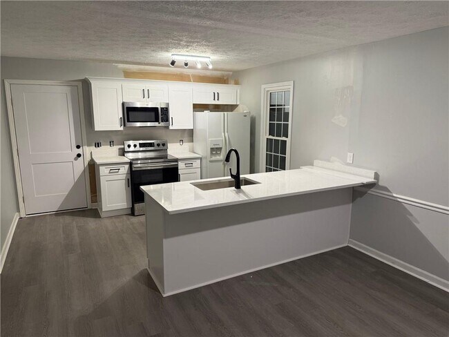 Building Photo - 2870 Horseshoe Bend Rd SW