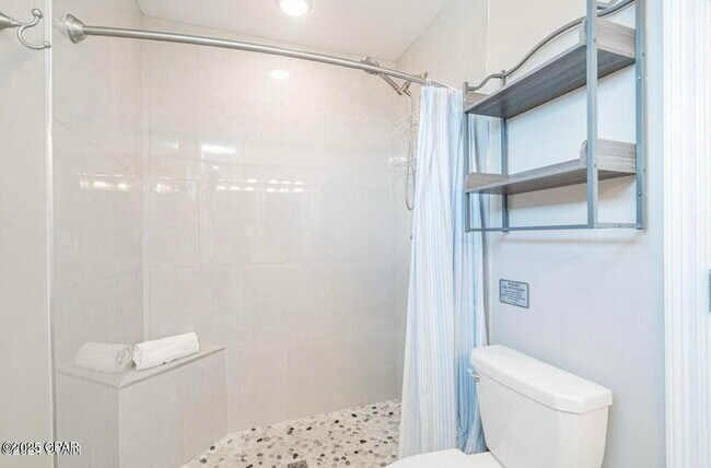 Building Photo - 6320 Beach Dr