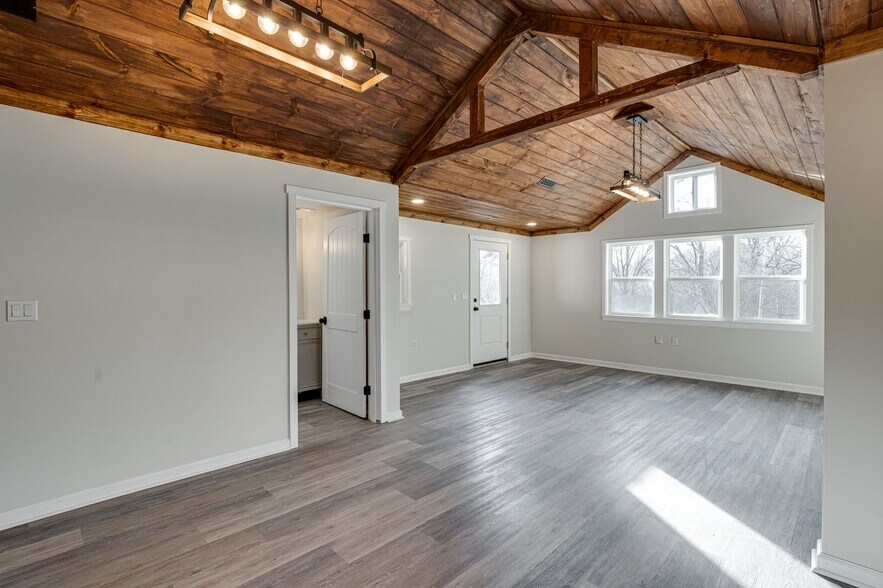 Building Photo - 934 Hulana St