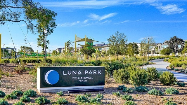 Building Photo - 401 Junco