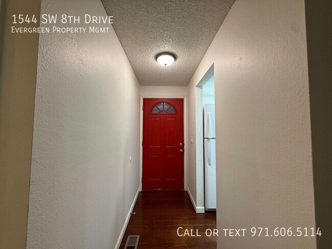 Building Photo - 1544 SW 8th Dr