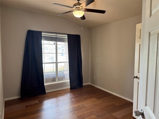 Building Photo - 328 Altamont St