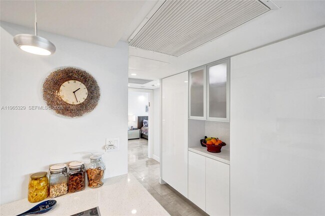 Building Photo - 2501 S Ocean Dr