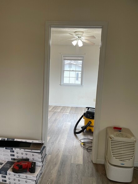 Building Photo - 5046 Crawford Rd