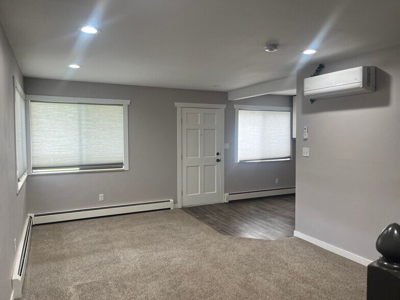 Building Photo - 2600 Parklake Ct
