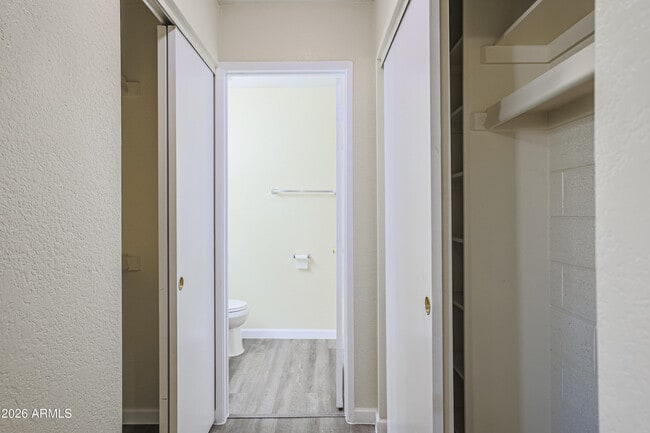 Building Photo - 501 W Hononegh Dr