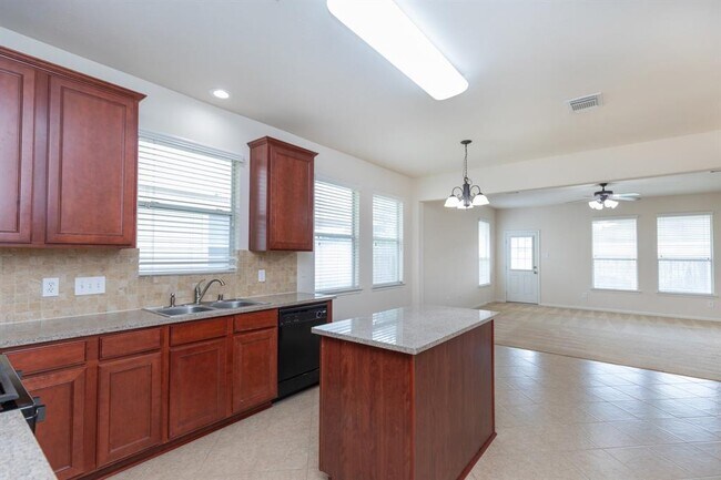 Building Photo - 7435 Boerne Creek Dr