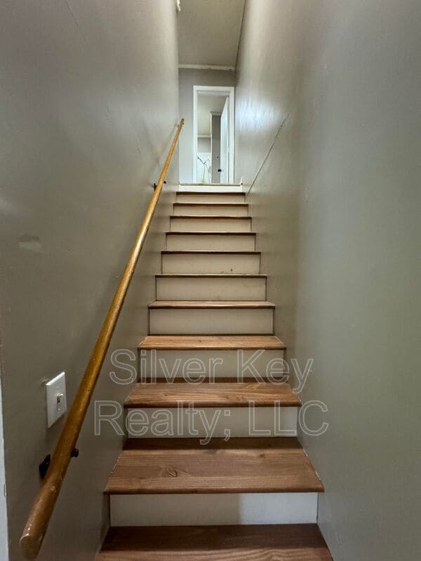 Building Photo - 403 Hicks St