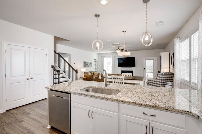 Building Photo - 6170 High Top Ln