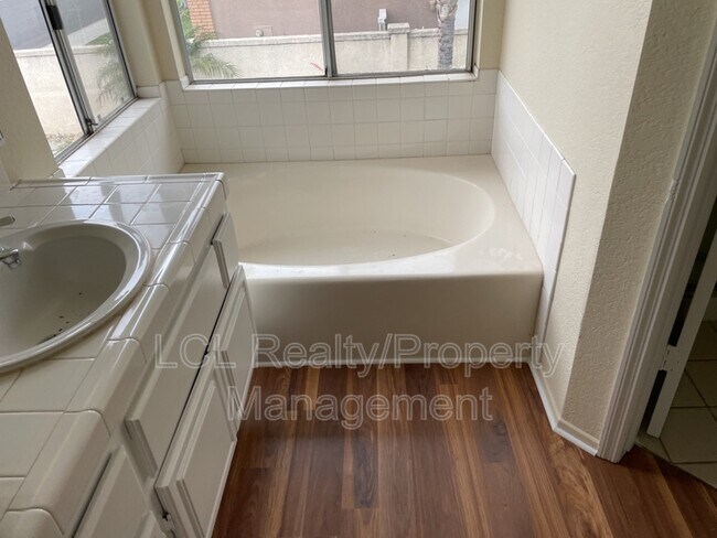 Building Photo - 30322 Marne Way