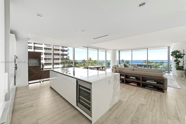 Building Photo - 10203 Collins Ave