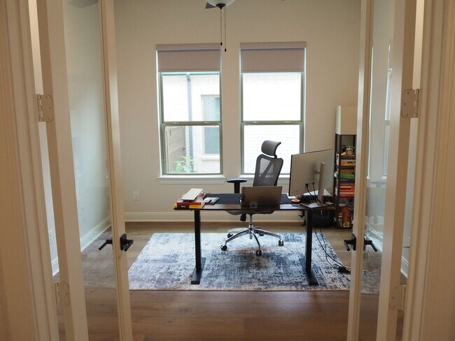 Building Photo - 4 Bed 4.5 Bath in Argyle