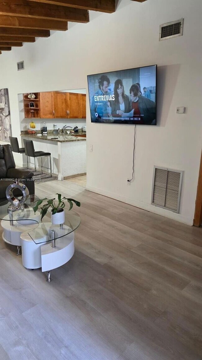 Building Photo - 6924 SW 114th Pl